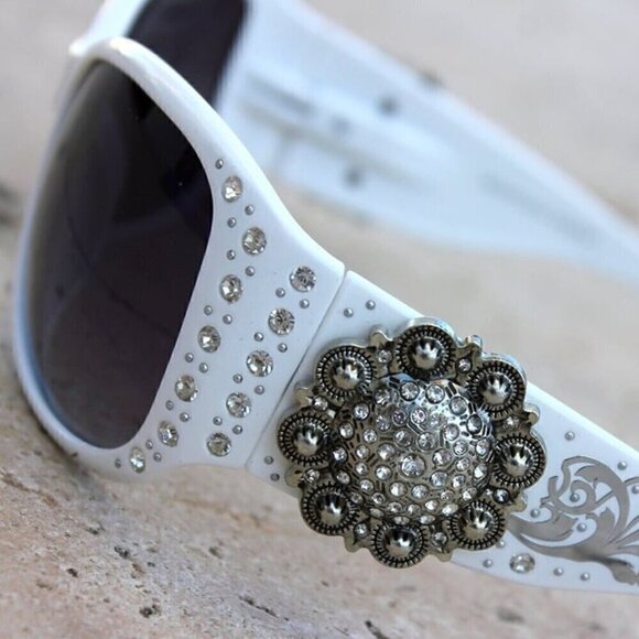 Montana West Concho Sunglasses Rhinestone in White SGS-5802WH NWT